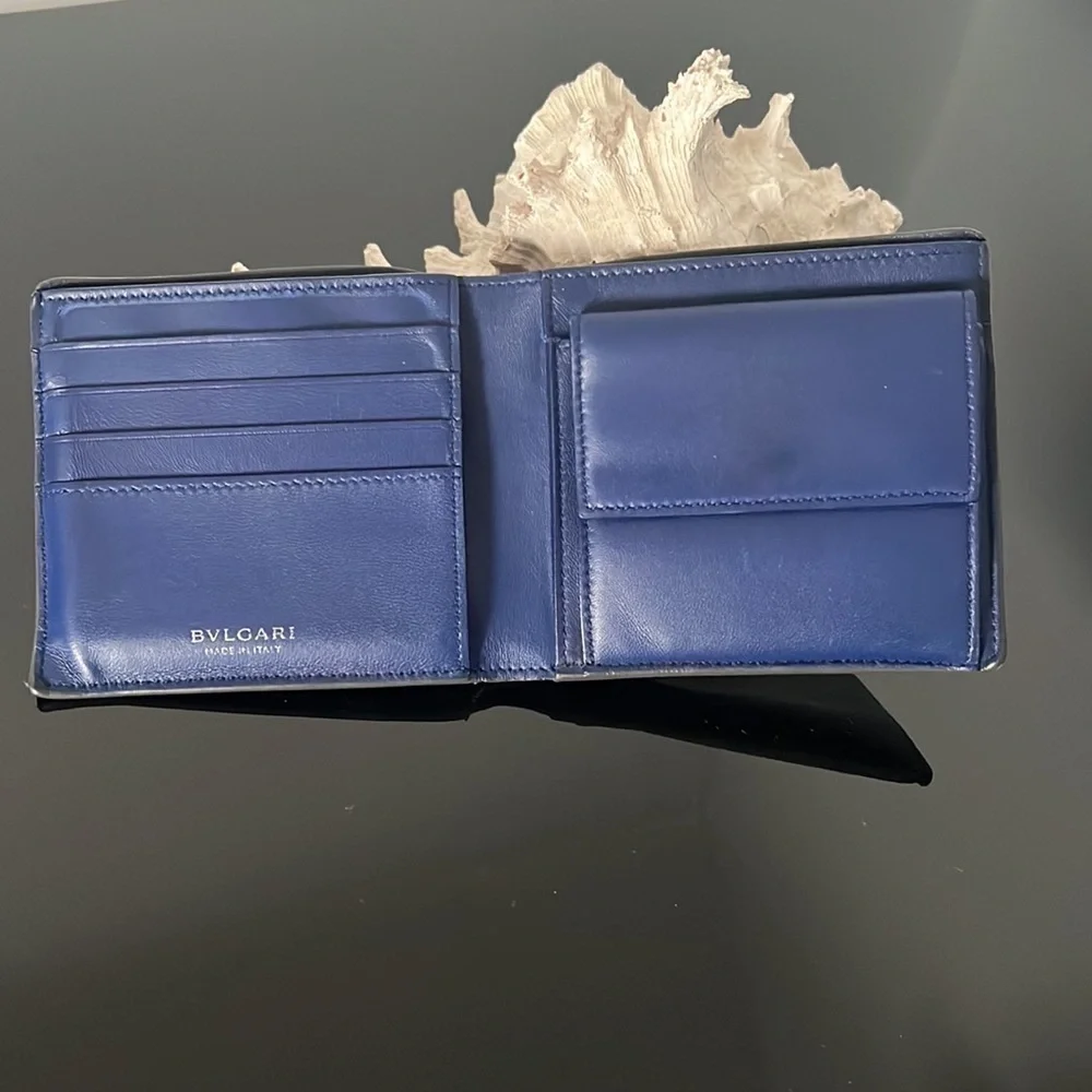 Men’s Bvlgari bifold wallet - Picture 2 of 9